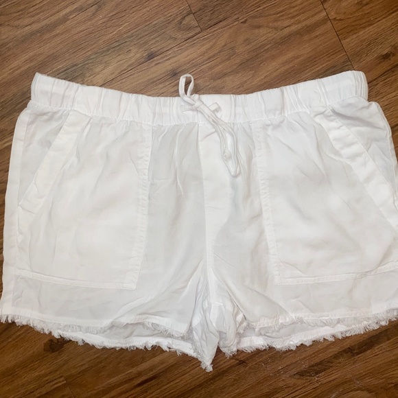Cloth & Stone Frayed Hem Drawstring Shorts - Picture 2 of 4